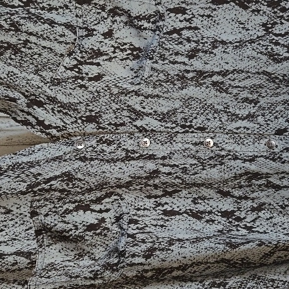 Rock & Republic, Button Up Shirt, Lg, Soft, Flowy, Lightweight, Snakeskin Print - Picture 8 of 14